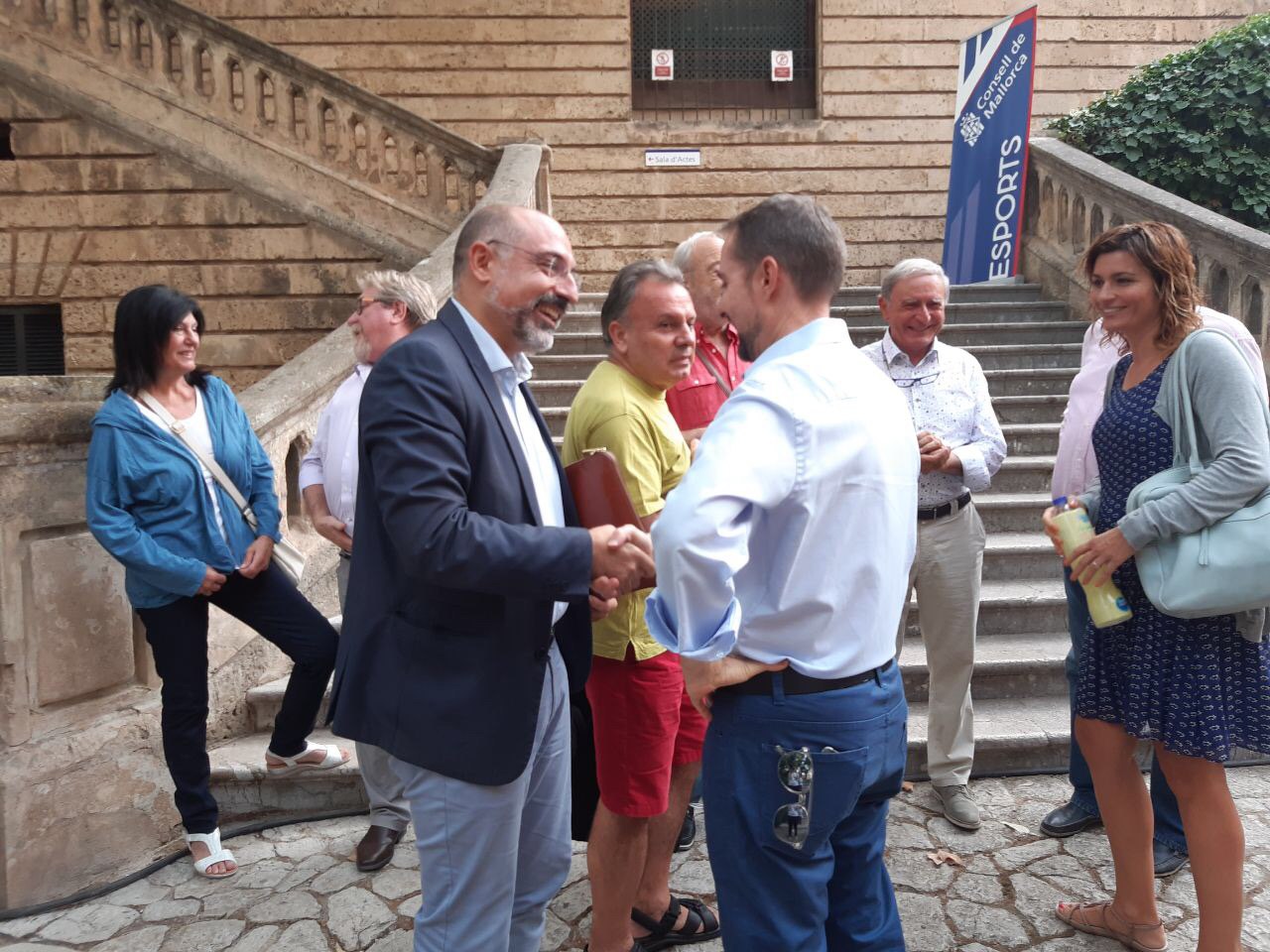 El conseller executiu Andreu Serra moments abans de la reunió amb federacions esportives.