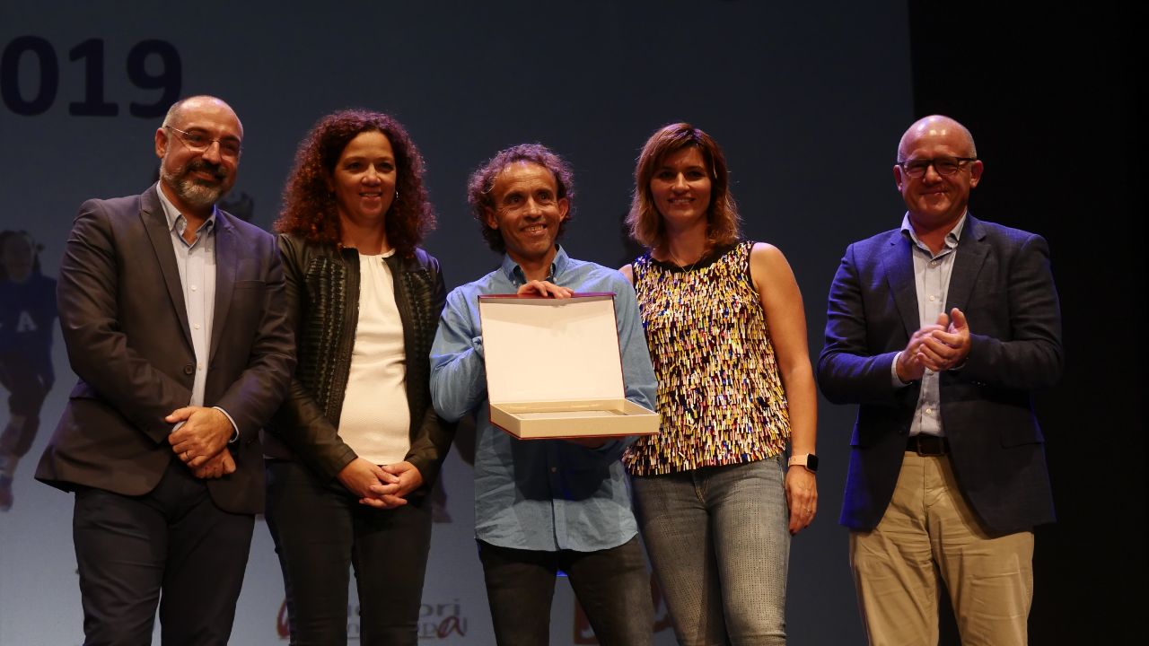 L’acte també ha homenatjat l’atleta pobler Tolo Fiol per la gesta aconseguida a la Sparthatlon de Grècia el setembre passat, amb un temps de menys de 36 hores per recórrer els 246 km d’Esparta a Atenes.