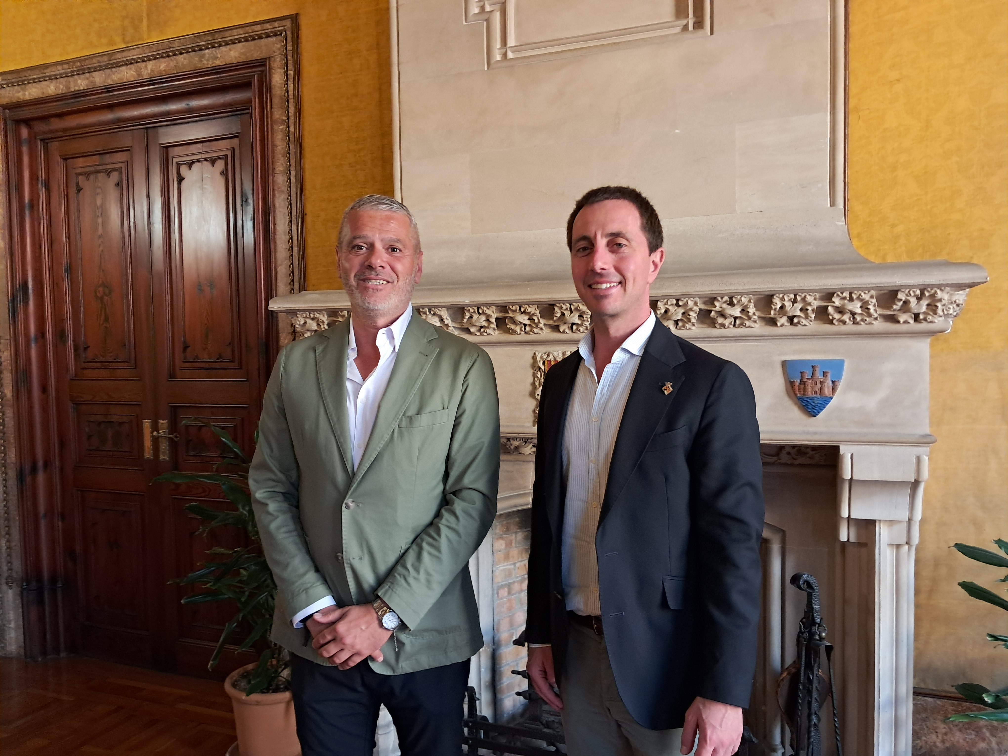 El presidente del Consell de Mallorca, Llorenç Galmés, recibe al presidente de la Federación de Fútbol de las Illes Balears, Jordi Horrach.