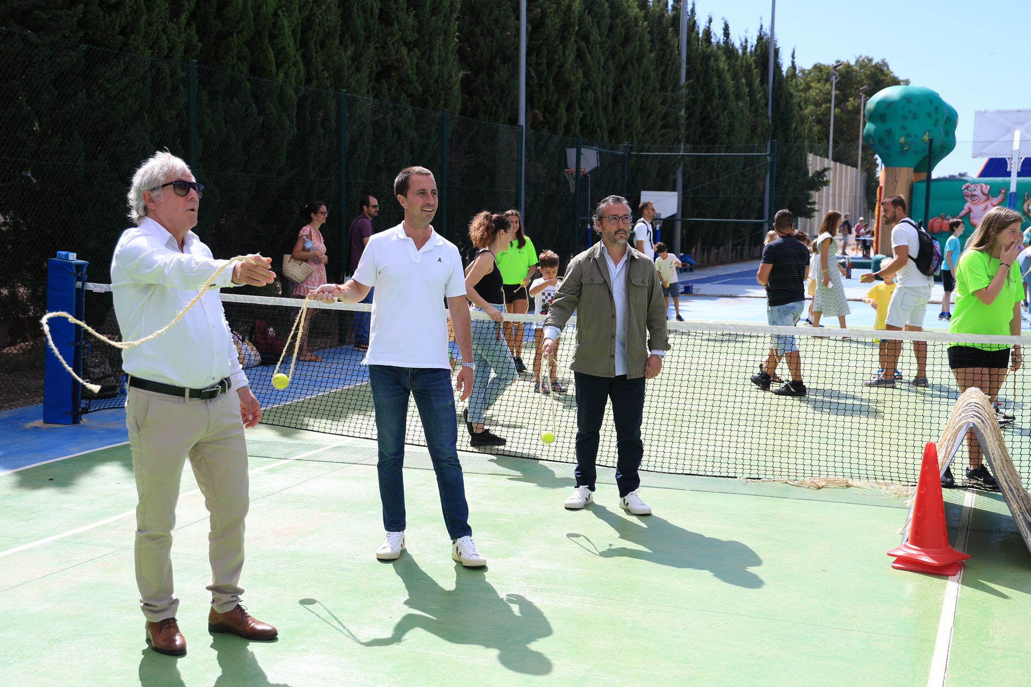 Galmés, Rodríguez i Rubio practicant el tir de fona.