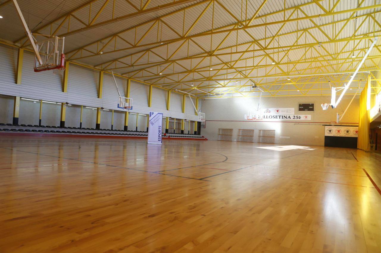 Visita a la reforma del pabellón deportivo de Lloseta.