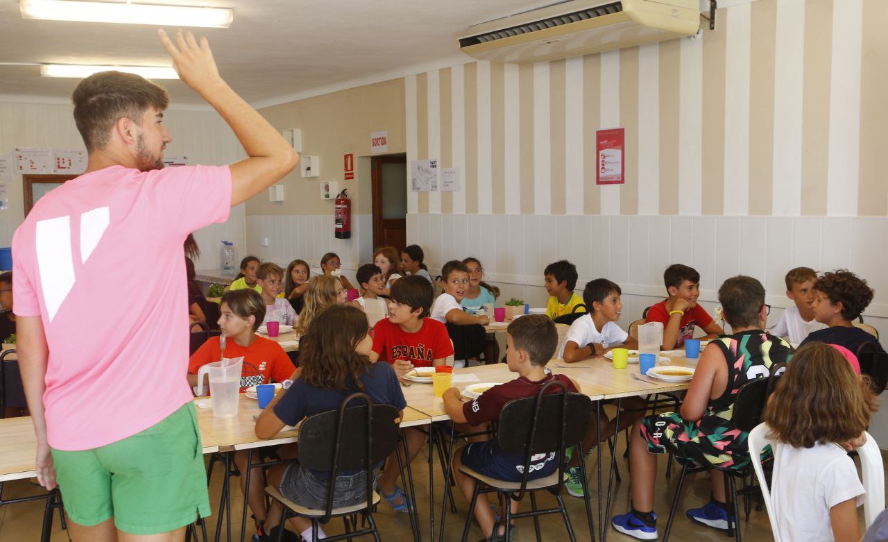 Visita a la Acampaesport en la Colònia de Sant Pere.