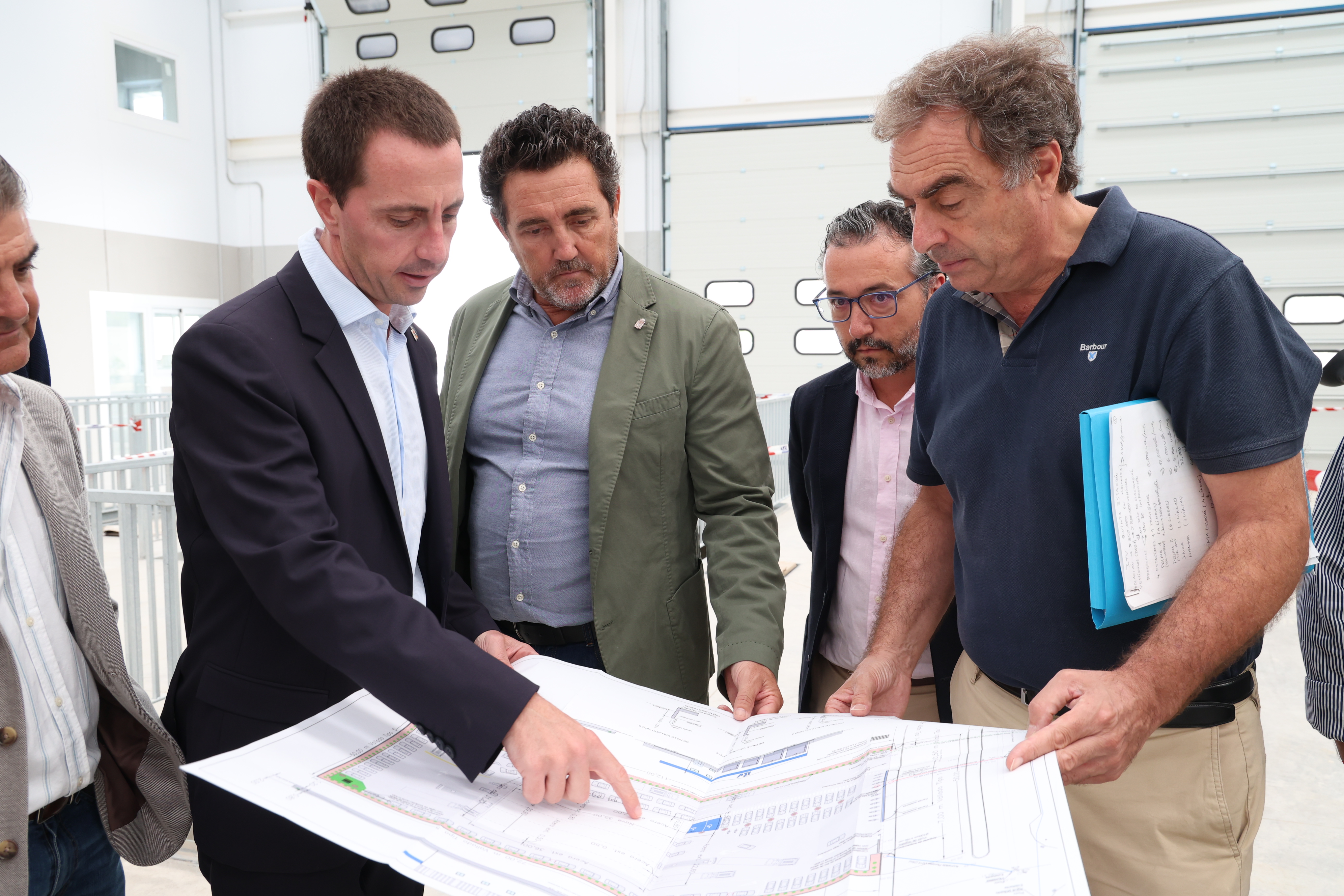 El presidente del Consell, Llorenç Galmés, durante una visita a las obres de la nueva estación de ITV de Calvià.