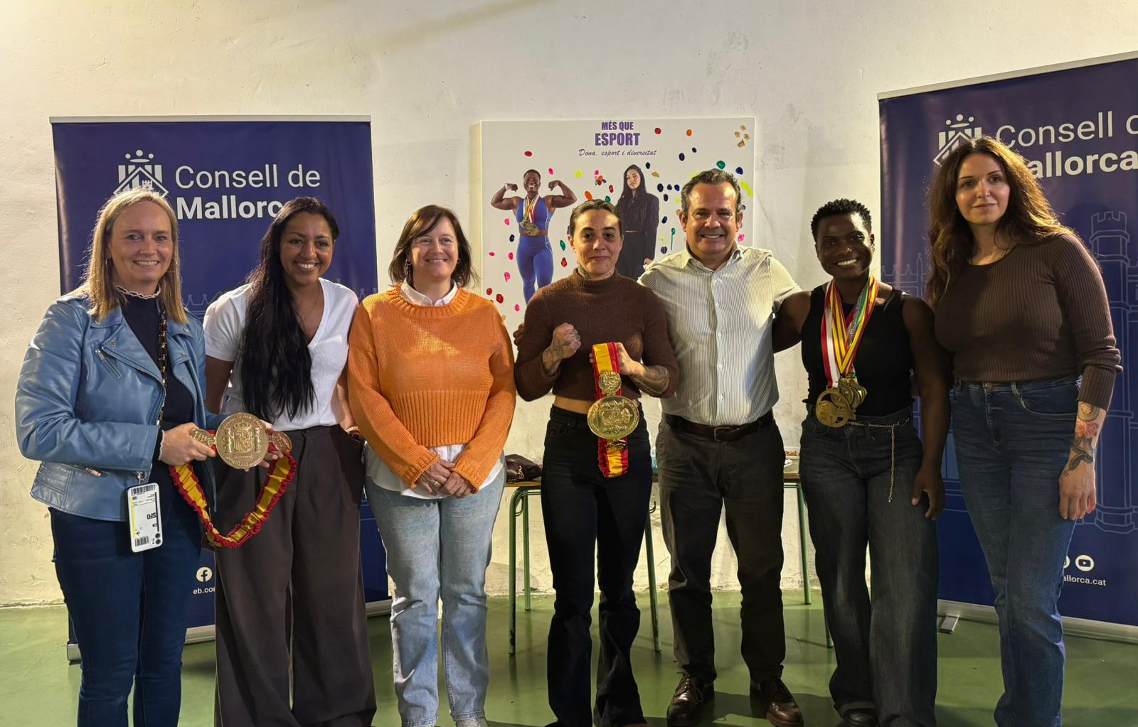 Conferencia «Dones, esport i diversitat» organizada por el Consell de Mallorca en el CEIPIESO Gabriel Vallseca.