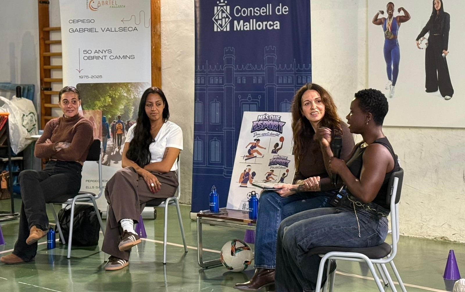 Conferencia «Dones, esport i diversitat» organizada por el Consell de Mallorca en el CEIPIESO Gabriel Vallseca.