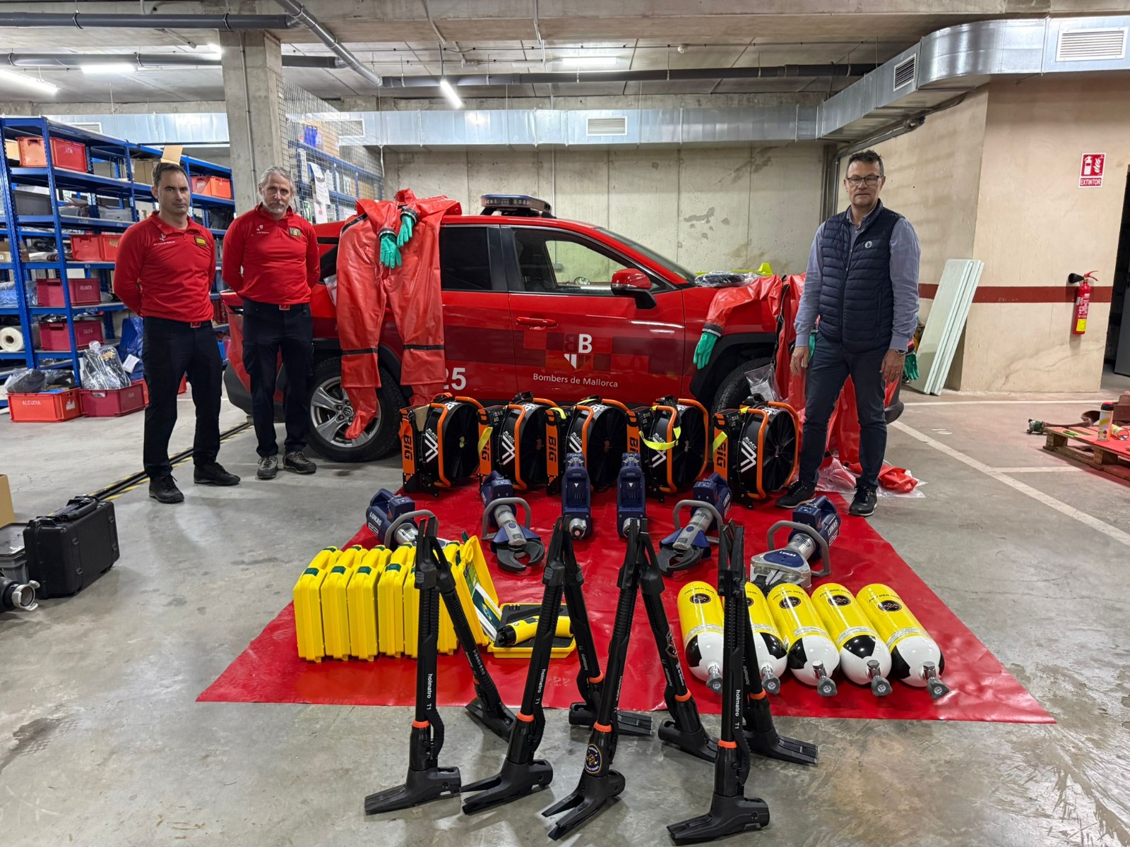 El Servei de Bombers de Mallorca presenta el nou equipament operatiu.