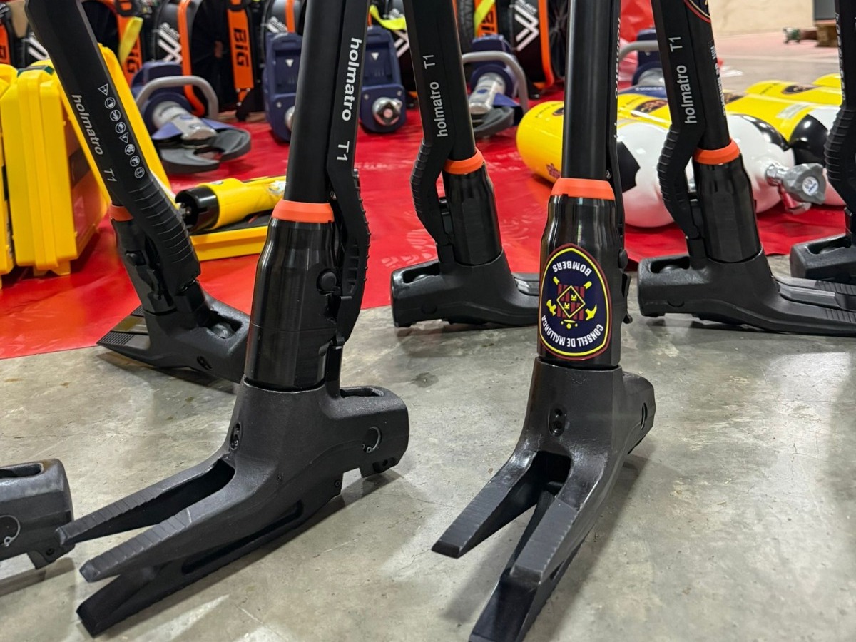 El Servei de Bombers de Mallorca presenta el nou equipament operatiu.