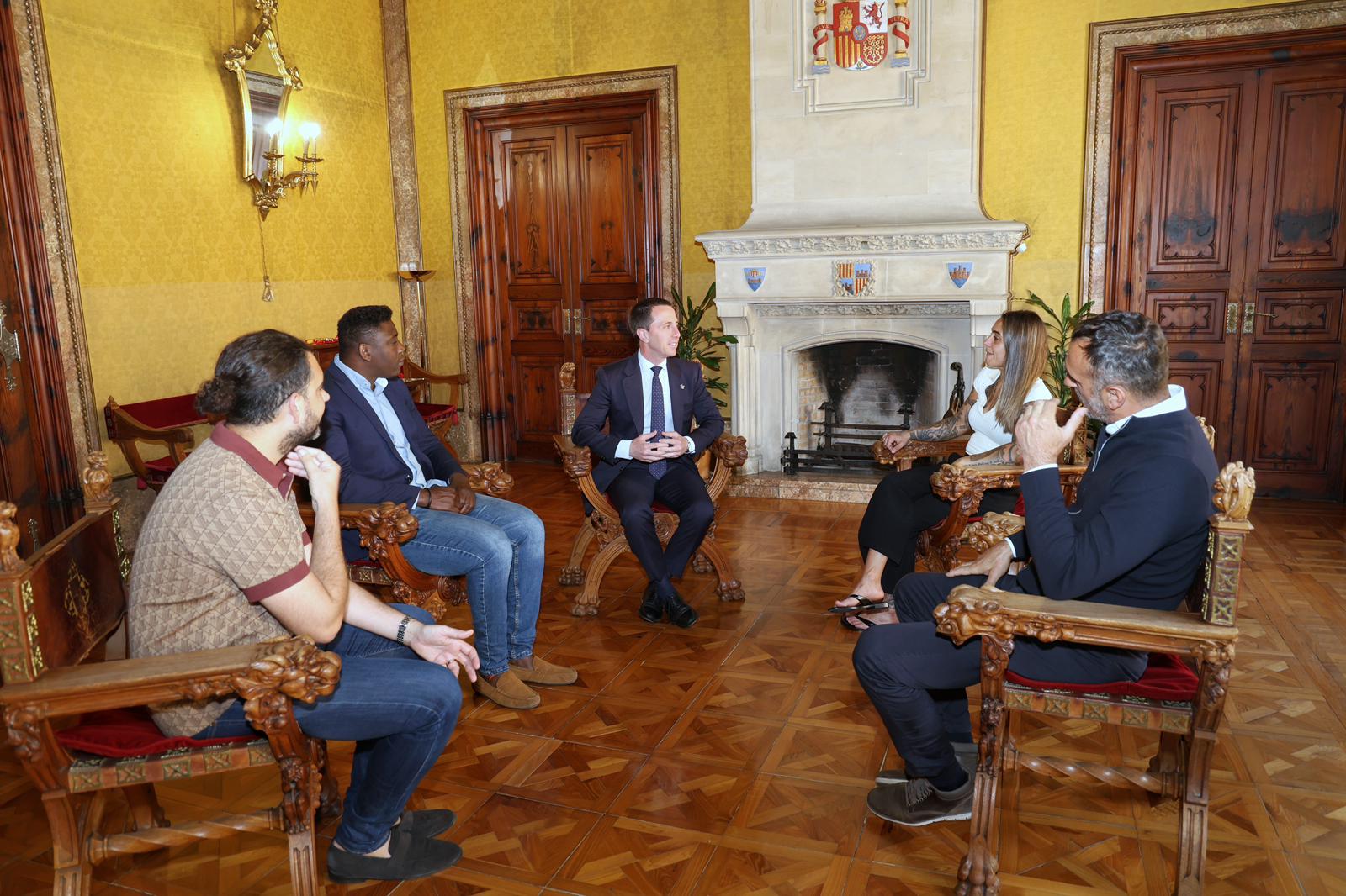 El president Galmés rep la boxejadora Farah El Bousairi.