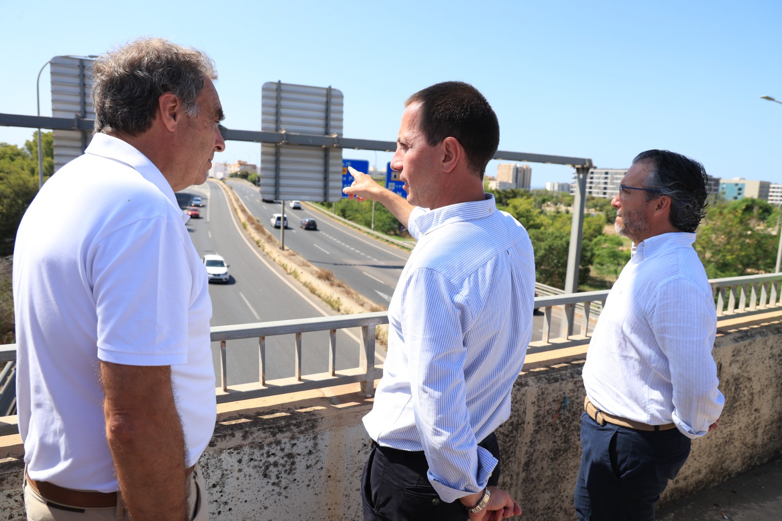 El president Galmés i el conseller Rubio durant una visita a la via de Cintura.
