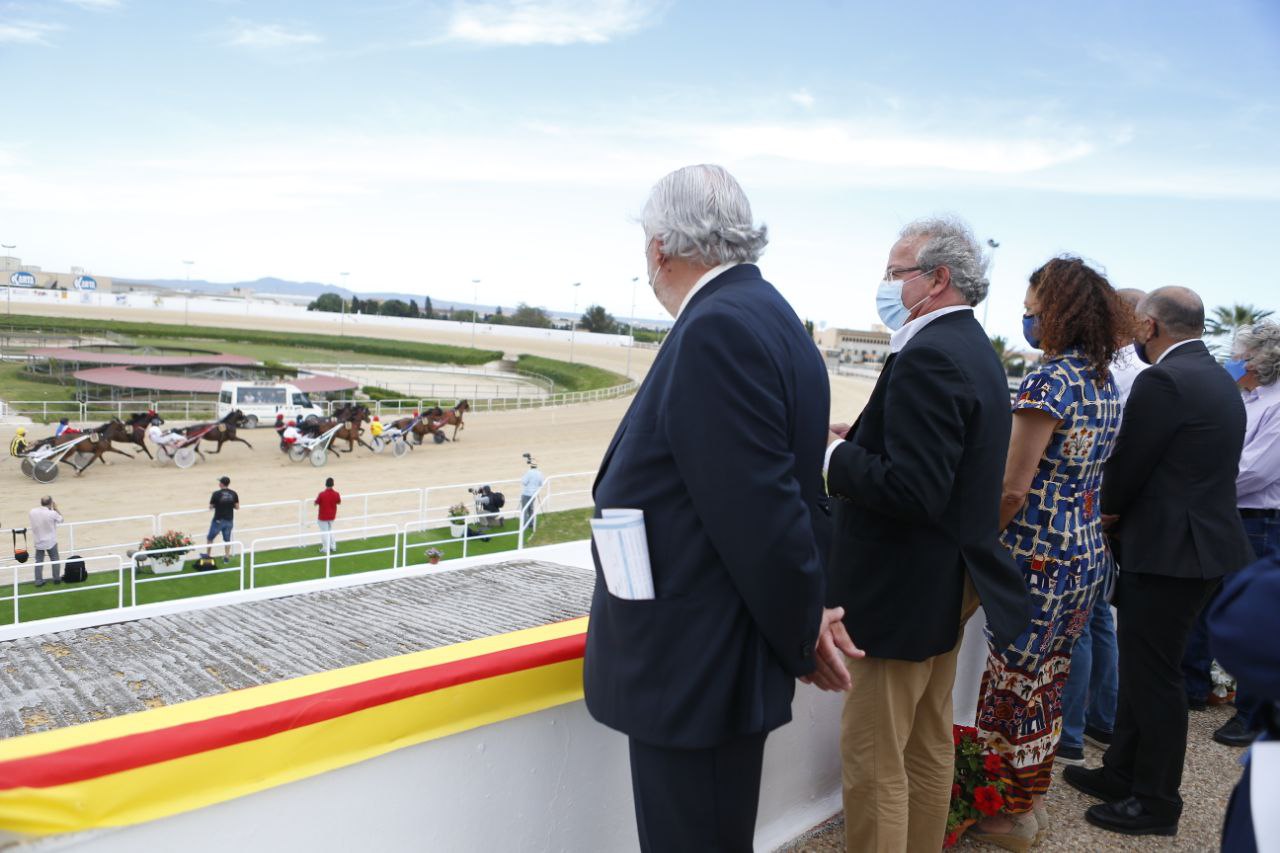 Moment de la jornada més esperada per l’afició de l’esport hípic, el Gran Premi Nacional de Trot. 