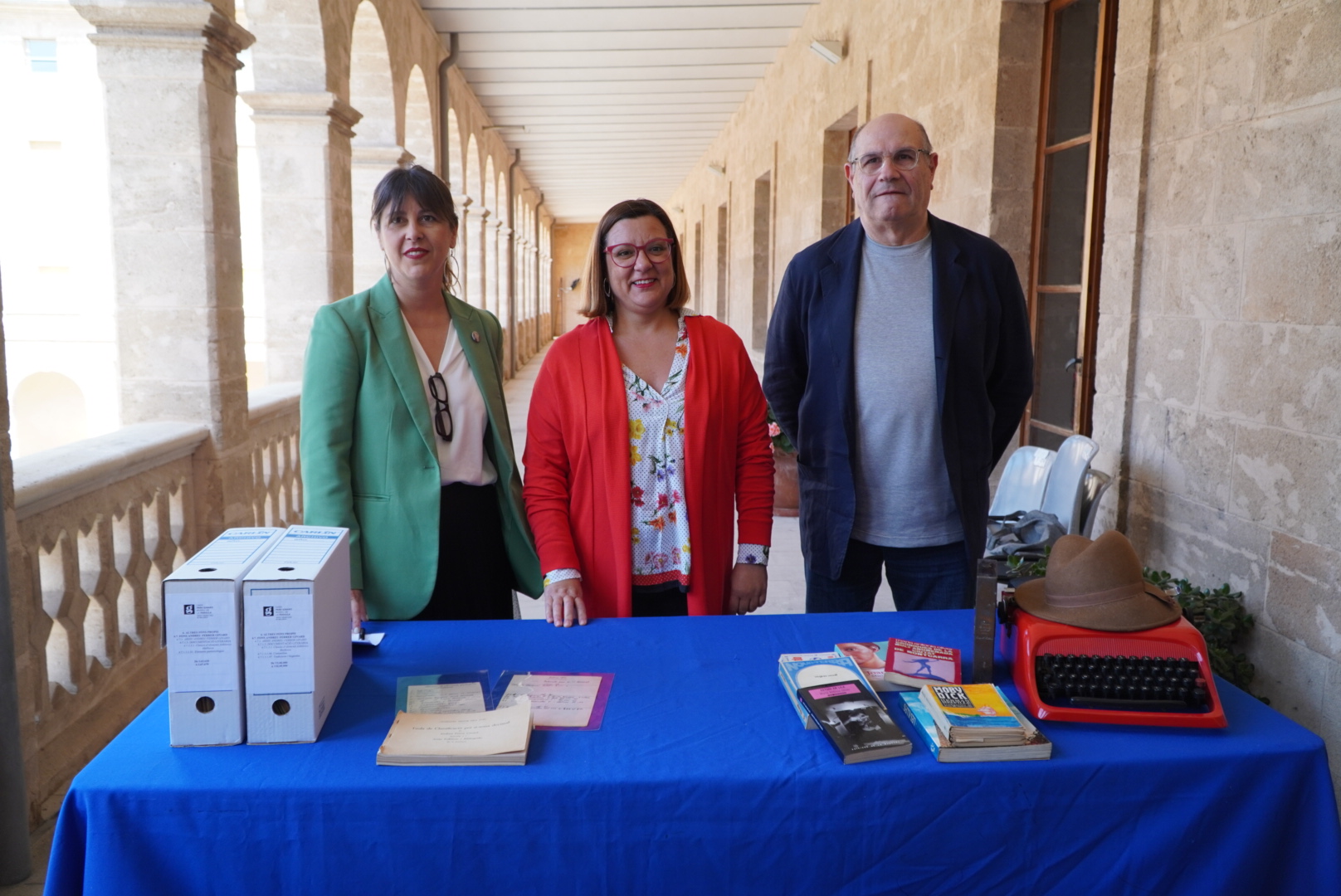 Carme Castells, Bel Busquets i Andreu Ferrer