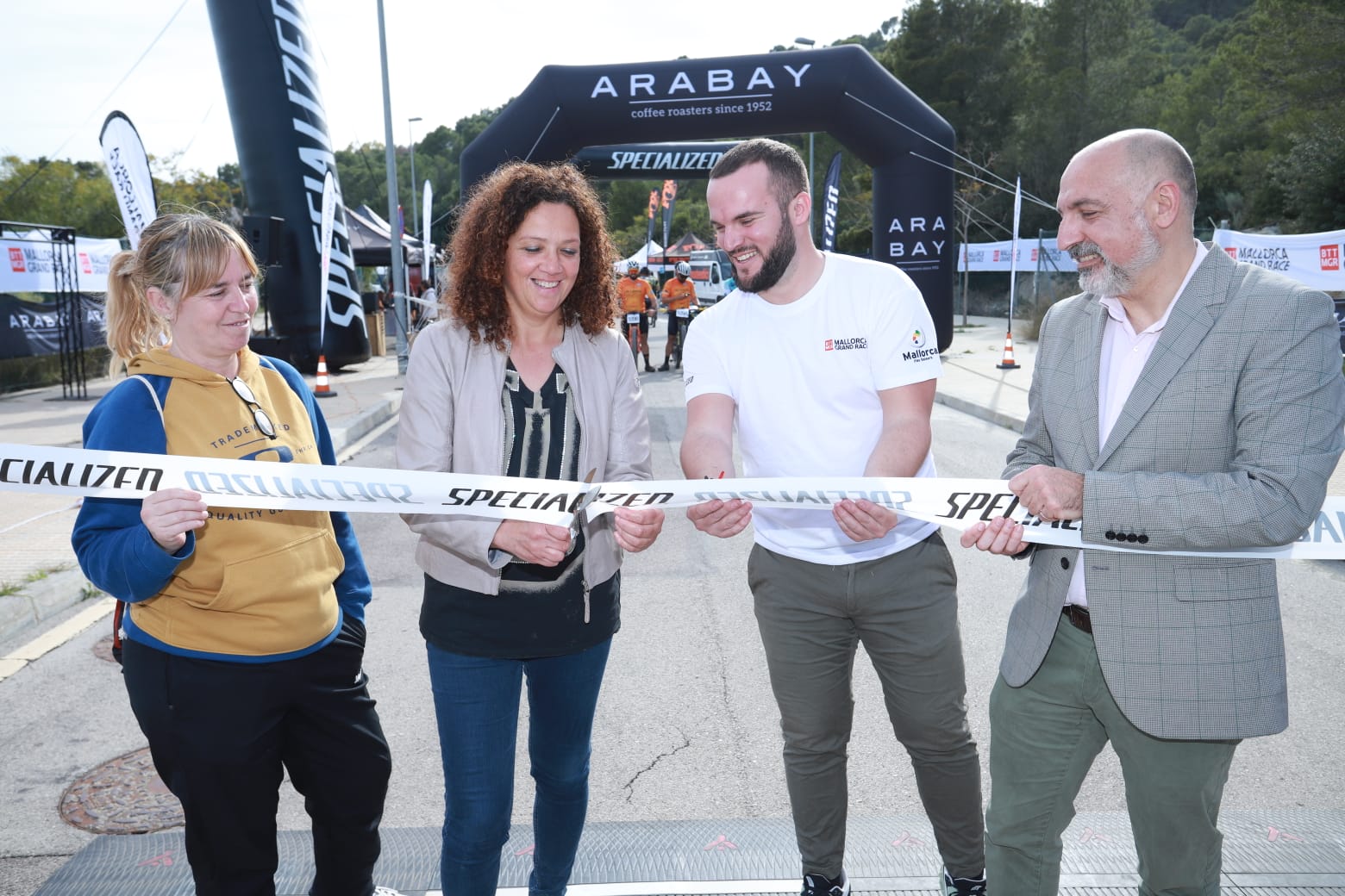 La presidenta Catalina Cladera da el pistoletazo de salida a la Mallorca Grand Race.