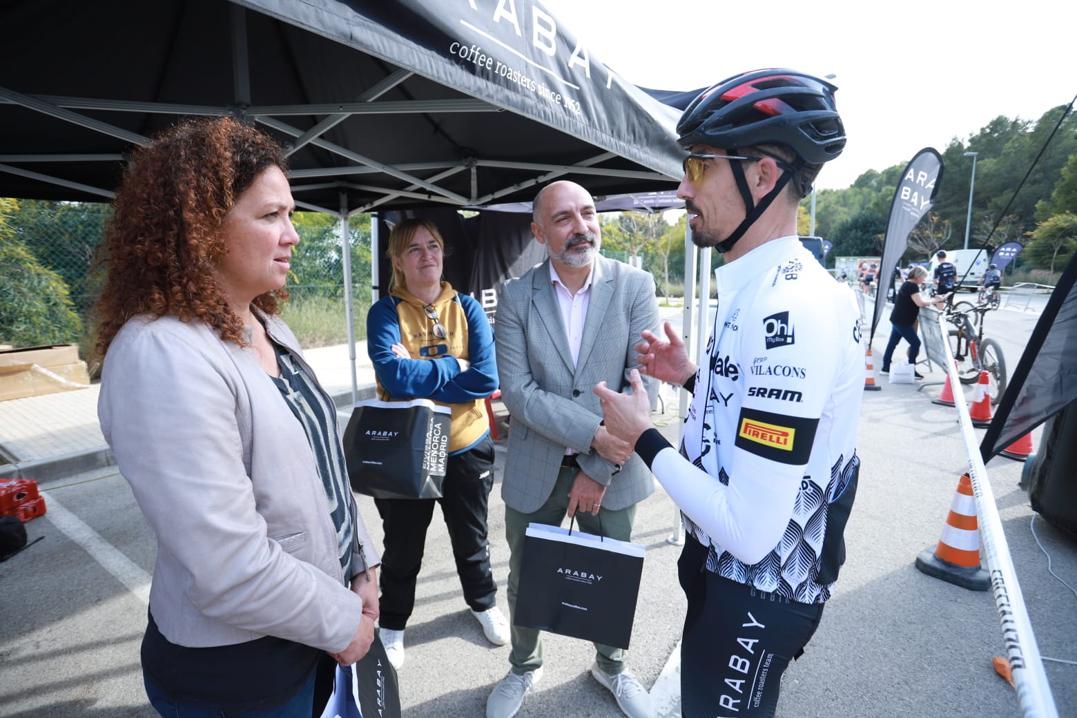 La presidenta Catalina Cladera dona el tret de sortida a la Mallorca Grand Race.