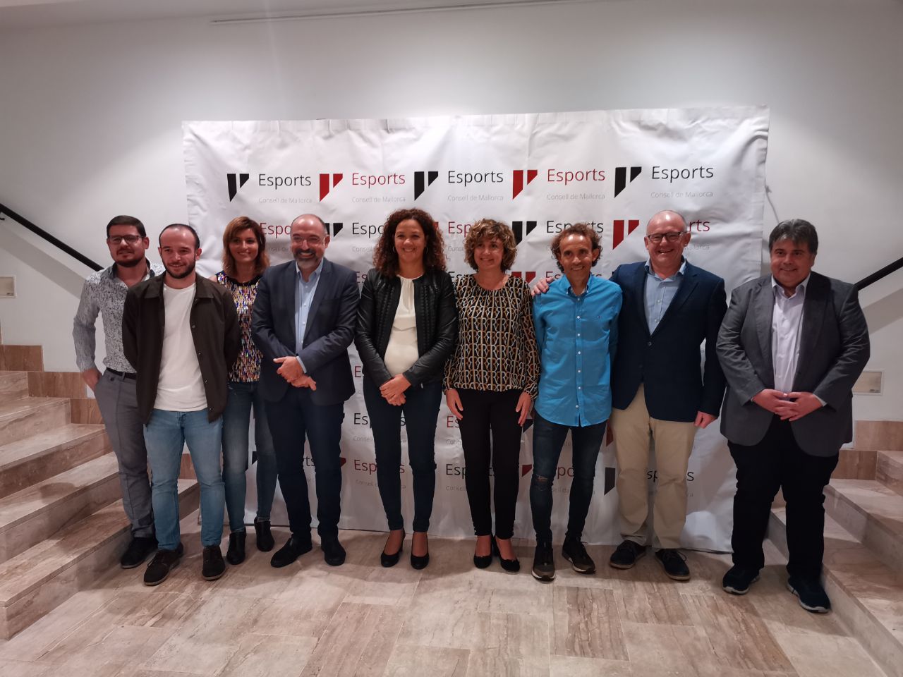 El Consell reconeix el mèrit de 172 joves esportistes i personal tècnic de setze federacions pels podis a campionats nacionals i internacionals.