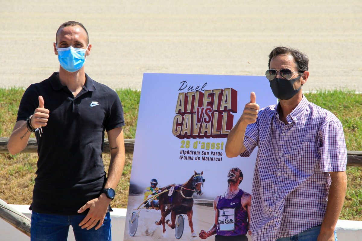 Toni Abadia i Joan Antoni Riera, menador de Variuso du Bouffey. IEHM