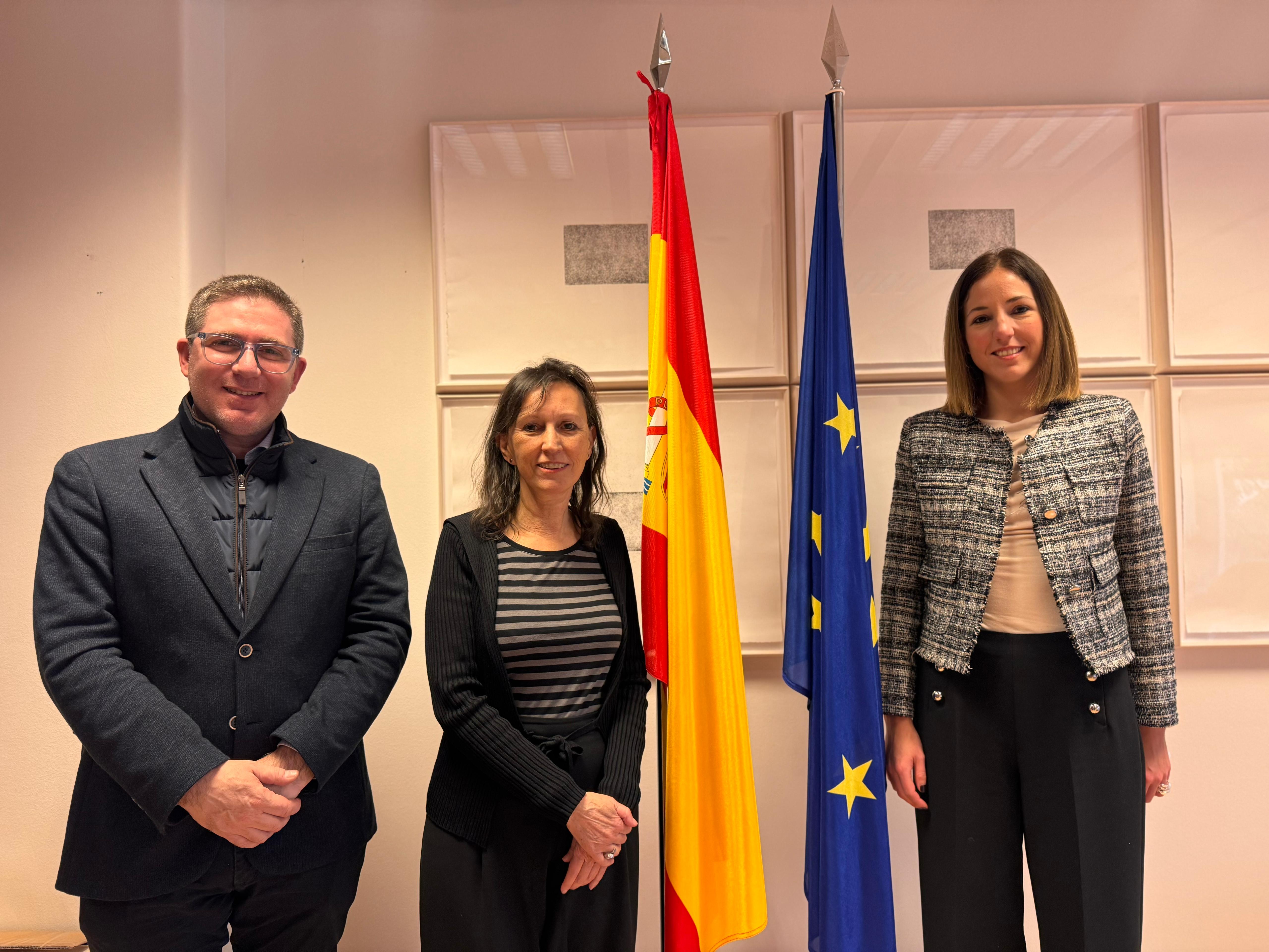 De dreta a esquerra: la vicepresidenta del Consell de Mallorca, Antònia Roca; la directora general de Patrimoni Cultural i Belles Arts del Govern d’Espanya, Ángeles Albert de León; i el director insular de Cultura, Guillem Ginard