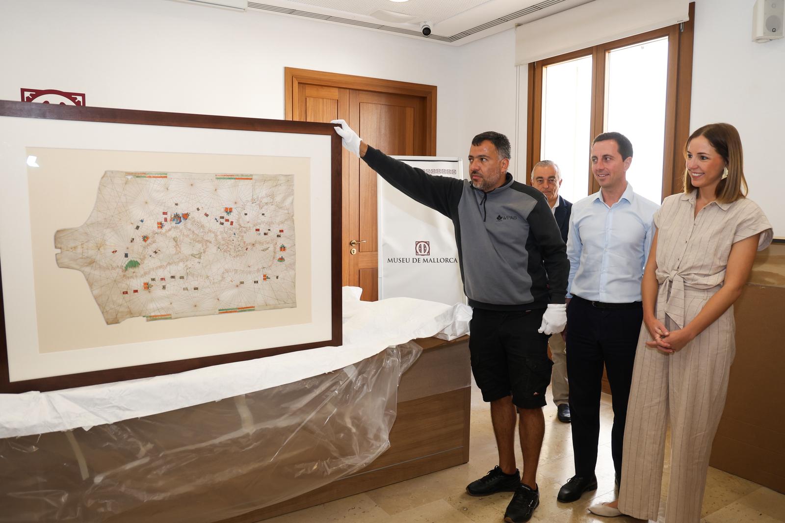 Recepción de la carta portolana en el Museu de Mallorca.