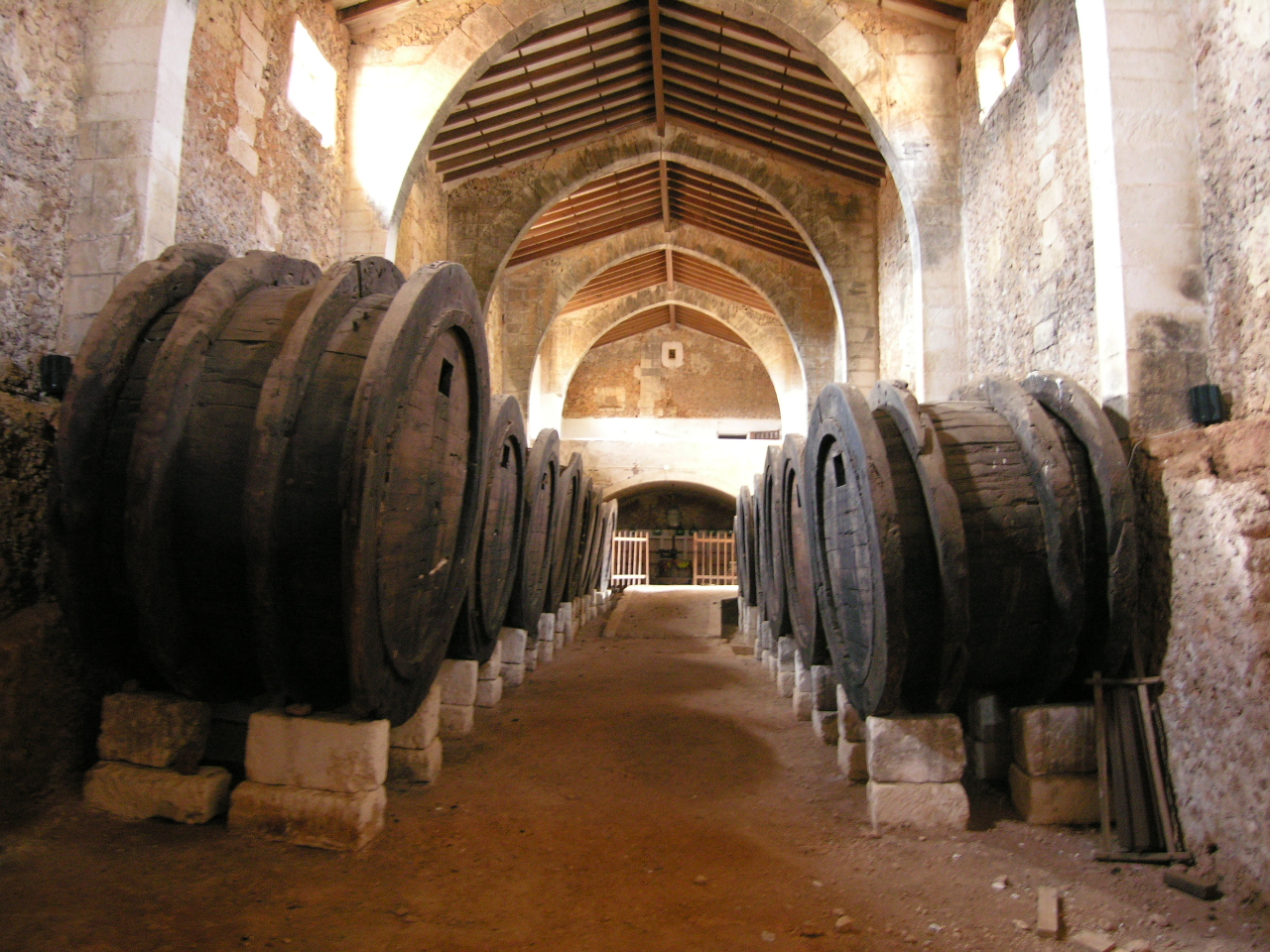 Interior de la bodega de Son Ramon (Llubí)