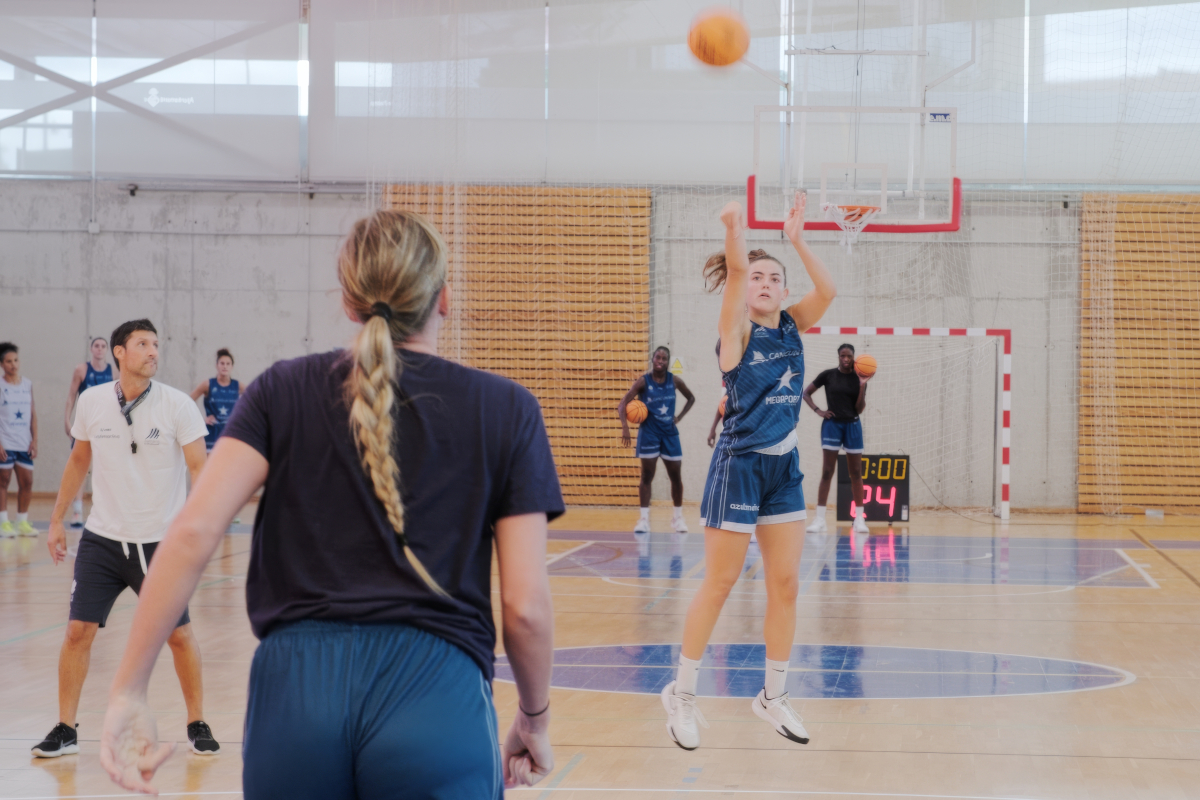 Azul marino basket